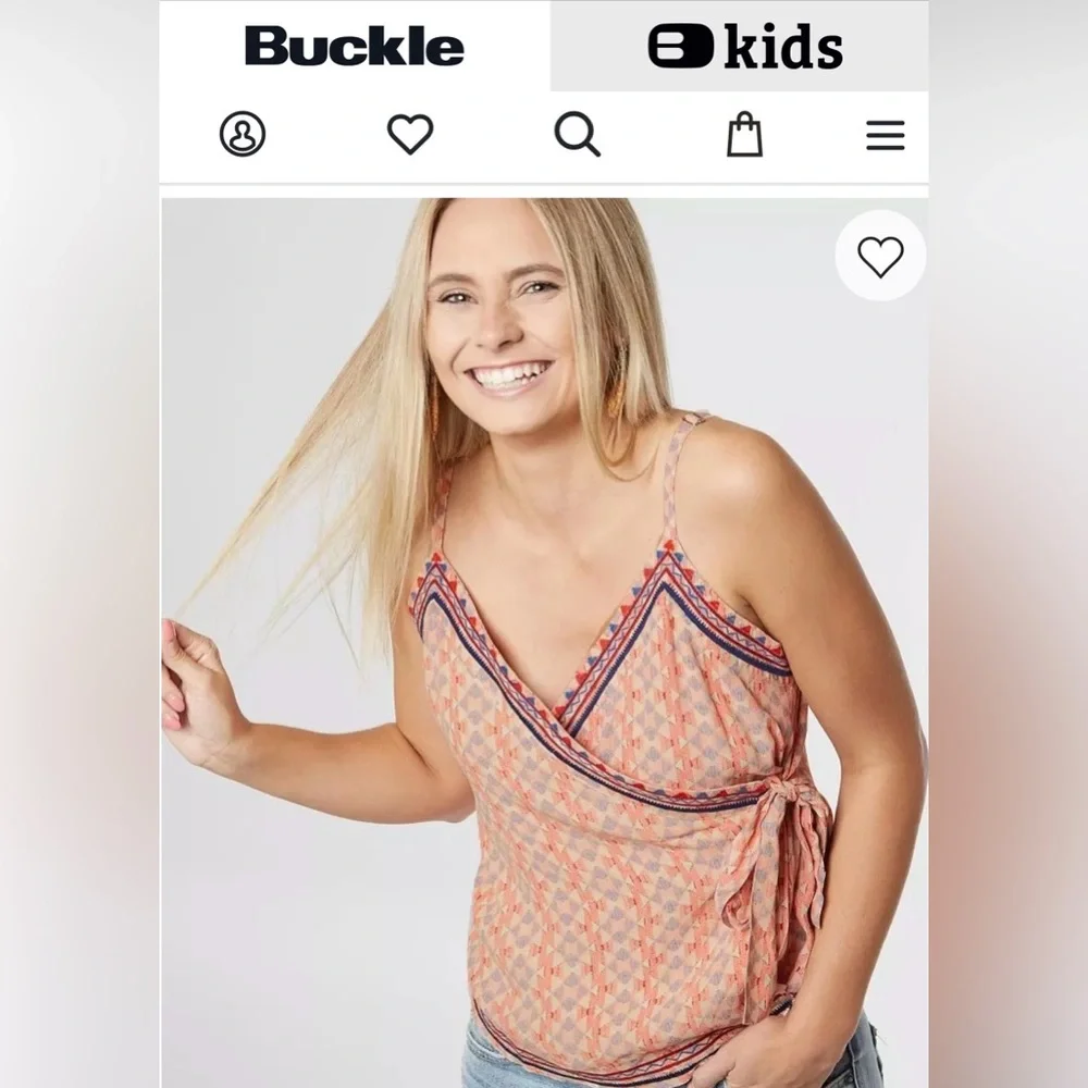 Buckle Miss Me Geo Surplice embroidered wrap  peach & navy tank top - Picture 3 of 15